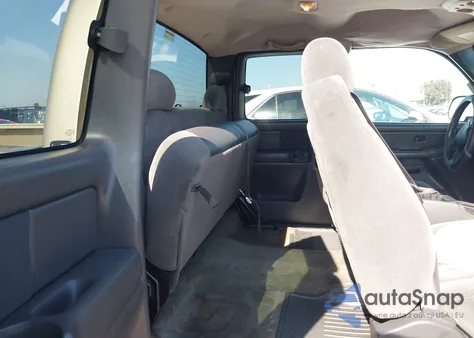 2004 Chevrolet Silverado C1500 из США, поврежденный, VIN 1GCEC19T74Z153038